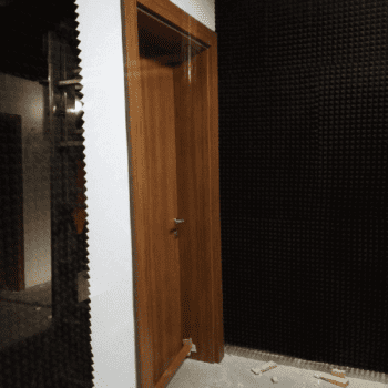 Akustik Stüdyo Kapısı